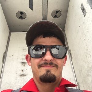 Meet your Posher, Derrek